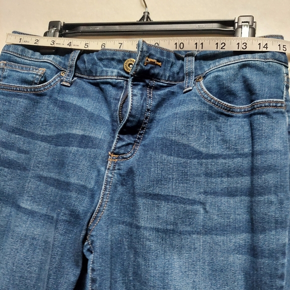 St. John's Bay regular rise, straight leg Jeans.  10 petite short. - Picture 3 of 9